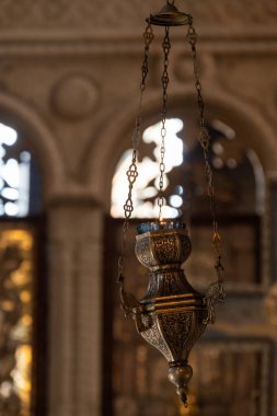 Dormition 'un Sioni Katedrali' nde tütsü lambası, Gürcistan 'ın başkenti Tiflis' in tarihi Eski Kasabası 'ndaki Gürcü Ortodoks katedrali.