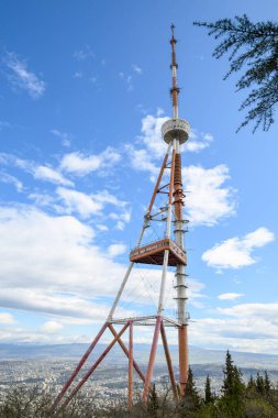 Tiflis TV haberleşme kulesi Gürcistan 'ın başkenti Tiflis' teki Mtatsminda Parkı 'nda yer alıyor.