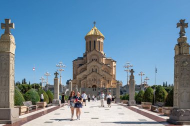 1 Nisan 2025 'te Gürcistan' ın başkenti Tiflis 'teki Gürcistan Ortodoks Kilisesi' nin ana katedrali olan Kutsal Tiflis Katedrali (Sameba)