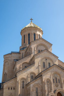 1 Nisan 2025 'te Gürcistan' ın başkenti Tiflis 'teki Gürcistan Ortodoks Kilisesi' nin ana katedrali olan Kutsal Tiflis Katedrali (Sameba)