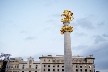 20 Ekim 2024 'te Gürcistan' ın Tiflis kentindeki Özgürlük Meydanı 'nda Gürcistan halkının özgürlüğü ve bağımsızlığına adanmış Aziz George Heykeli veya Özgürlük Anıtı