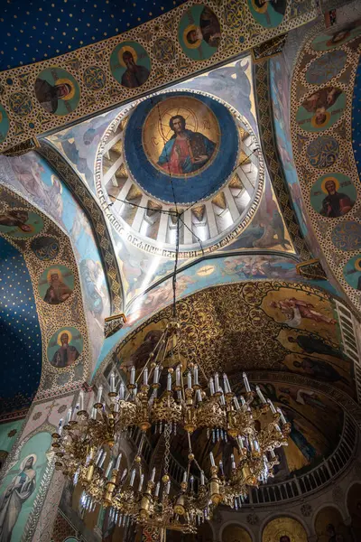 Gürcü Ortodoks katedrali, 21 Ekim 2024 'te Gürcistan' ın başkenti Tiflis 'te yer alan ve fresklerle süslenmiş Sioni Katedrali' nin içi.
