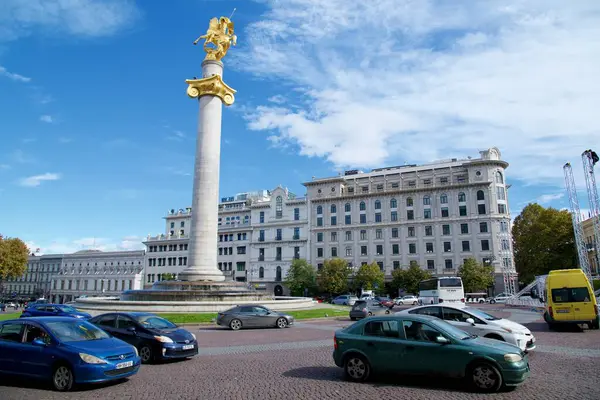 Gürcistan 'ın özgürlük ve bağımsızlığına adanmış olan Aziz George Heykeli veya Özgürlük Anıtı, 21 Ekim 2024' te Gürcistan 'ın Tiflis kentindeki Özgürlük Meydanı' nda