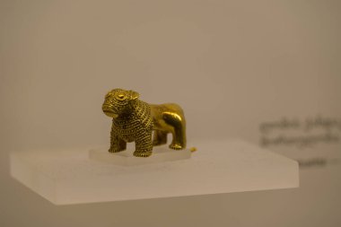 Gürcistan 'ın başkenti Tiflis' teki Gürcistan Ulusal Müzesi 'nde 13 Nisan 2025' te antik sanat eserleri, altın, gümüş ve değerli taşlar sergisi açıldı.