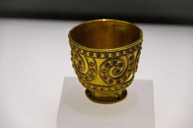 Gürcistan 'ın başkenti Tiflis' teki Gürcistan Ulusal Müzesi 'nde 13 Nisan 2025' te antik sanat eserleri, altın, gümüş ve değerli taşlar sergisi açıldı.