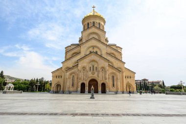 Kutsal Tiflis Trinity Katedrali (Sameba), 23 Nisan 2025 tarihinde Gürcistan 'ın başkenti Tiflis' teki Gürcü Ortodoks Kilisesi 'nin ana katedrali.