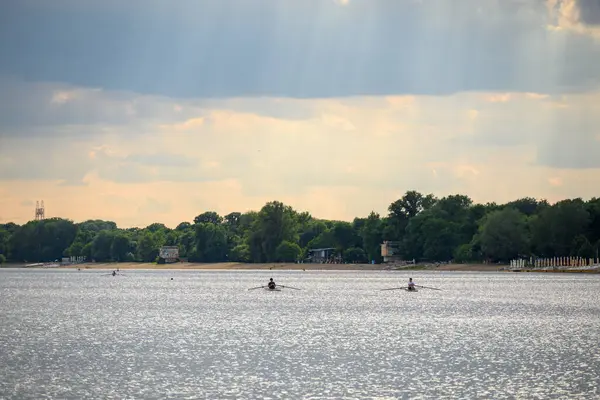 Ada Ciganlija nehir adası, 13 Mayıs 2025 'te Sırbistan' ın orta kesimindeki Sava nehrinde yer alan bir park ve göle dönüştü.