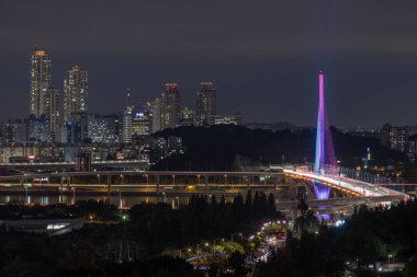 13 Ekim 2021 'de Güney Kore' deki Dünya Kupası Stadyum Parkı 'ndan Seul gece manzarası