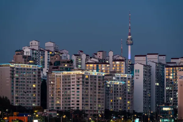 Seul gece şehir manzarası şehir manzarası, Güney Kore 28 Ekim 2021