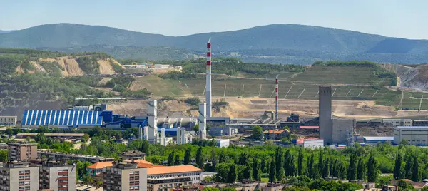 Avrupa 'nın en büyük bakır madenlerinden biri olan Zijin Bor Copper maden ve eritme kompleksi, 31 Mayıs 2025' te Sırbistan 'ın Bor kentindeki Zijin Mining Group' a ait.