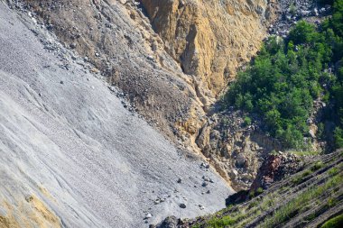 Avrupa 'nın en büyük bakır madenlerinden biri olan Bor, Doğu Sırbistan' daki maden ocakları Çinli madencilik şirketi Zijin Madencilik 'e ait.