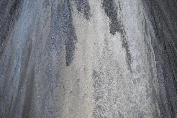 Avrupa 'nın en büyük bakır madenlerinden biri olan Bor, Doğu Sırbistan' daki maden ocakları Çinli madencilik şirketi Zijin Madencilik 'e ait.