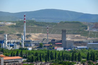Bakır madeni ve Avrupa 'nın Avrupa' nın en büyük bakır madenlerinden biri olan Zijin Bor Copper eritme kompleksi, 31 Mayıs 2025 'te Sırbistan' ın Bor kentindeki Zijin Madencilik Grubu 'na ait.