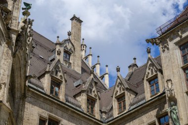 Yeni Belediye Binası, Neues Rathaus, Marienplatz Meydanı 'ndaki belediye ve konsey binası Bavyera, Almanya' da 12 Temmuz 2025