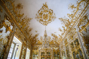 Bavyera Wittelsbach hükümdarlarının Münih Residenz Kraliyet Sarayı 'ndaki Atalar Galerisi, bugün Almanya' nın Münih kentindeki büyük sanat koleksiyonuna sahip binalar, salonlar ve avlular kompleksi.