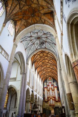 22 Temmuz 2025 'te Hollanda' nın Haarlem kentindeki Grote Markt meydanında yer alan Reformist Protestan Kilisesi, Saint Bavo Grote Kerk Kilisesi 'nin içidir.