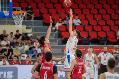 Basketbol maçı Gürcistan - Sırbistan, 9 Ağustos 2025 tarihinde Gürcistan 'ın başkenti Tiflis' teki Olimpik Saray 'da düzenlenen Avrupa Adaylar Şampiyonası FIBA U16 EuroBasket 2025' te düzenlendi.