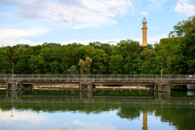 12 Temmuz 2025 'te Almanya' nın Bavyera kentindeki Münih 'te Isar Nehri