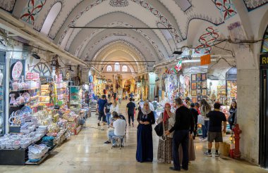 Dünyanın en büyük ve en eski kapalı pazarlarından biri olan İstanbul 'daki Büyük Pazar 16 Eylül 2022' de İstanbul, Türkiye 'de.
