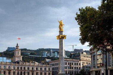 Gürcistan 'ın özgürlük ve bağımsızlığına adanmış Aziz George Heykeli veya Özgürlük Anıtı, 22 Ağustos 2025' te Gürcistan 'ın Tiflis kentindeki Özgürlük Meydanı' nda