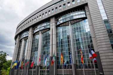 Espace Leopold veya Leopoldruimte, 16 Temmuz 2025 'te Brüksel, Belçika' nın Avrupa Parlamentosu binaları kompleksi