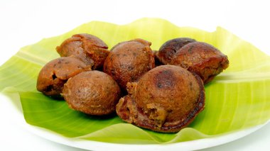 Güney Hindistan Tatlıları, Kuzhi Paniyaram kahvaltı, atıştırmalık ve hatta özel durumlar için aperatif olarak çok yönlü bir yemektir.. 