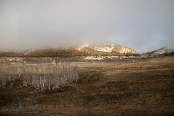 Montrebei Kanyonu 'ndaki manzara Katalonya' daki kuraklık dönemini gösteriyor.