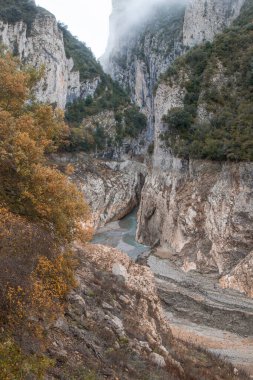 Montrebei Kanyonu 'ndaki manzara Katalonya' daki kuraklık dönemini gösteriyor.