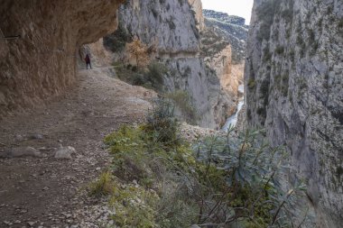 Montrebei Kanyonu 'ndaki manzara Katalonya' daki kuraklık dönemini gösteriyor.