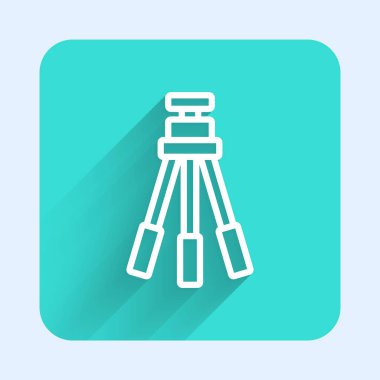 Beyaz çizgi tripod simgesi uzun gölge arkaplanı ile izole edildi. Yeşil kare düğmesi. Vektör.