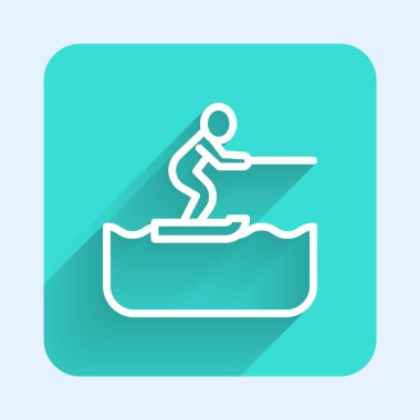 Beyaz çizgili su kayağı ikonu uzun gölgeli bir arka plan. Yeşil kare düğmesi. Vektör.