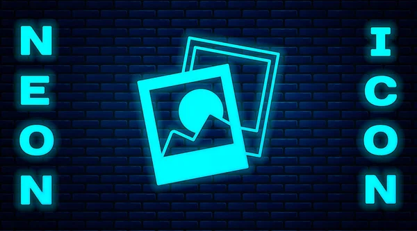 Glowing Neon Photo Frame Icon Isolated Brick Wall Background Vintage — Stock Vector