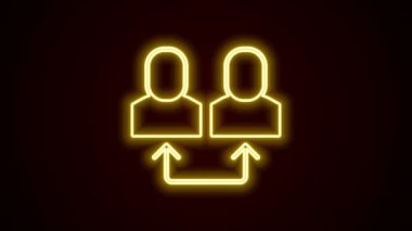 Parlayan neon hattı değişim simgesi siyah arkaplanda izole edildi. İnsanlar arasında bilgi alışverişi. Personel ya da insanlar yer değiştirme ya da yer değiştirme konsepti. 4K Video hareketli grafik canlandırması.