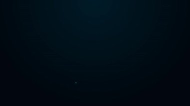 Parlayan neon çizgili tişört simgesi siyah arkaplanda izole edildi. Tişört. 4K Video hareketli grafik canlandırması.
