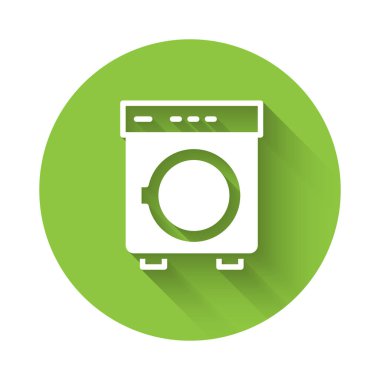 Beyaz Yıkama simgesi uzun gölge arkaplanı ile izole edilmiş. Çamaşır makinesi simgesi. Çamaşır makinesi, çamaşır makinesi. Ev aletleri sembolü. Yeşil daire düğmesi. Vektör.