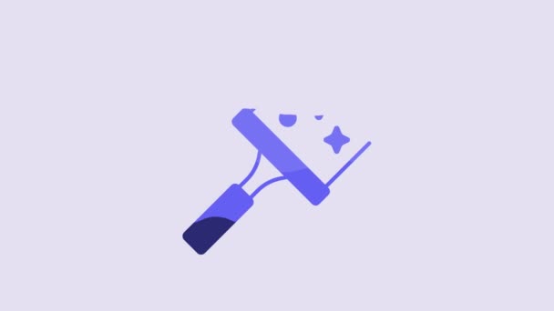 Blauer Reinigungsservice Mit Gummireiniger Für Fenster Auf Violettem Hintergrund Quetsche — Stockvideo