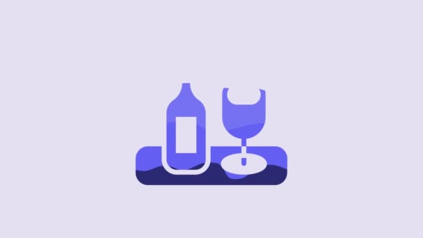Botella Vino Azul Con Icono Vidrio Aislado Sobre Fondo Púrpura — Vídeo de stock