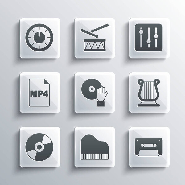 Набор рояль, аудиокассета Retro, древнегреческая лира, диджей, проигрывающий музыку, виниловый диск, MP4-файл, микрофон и иконка. Вектор