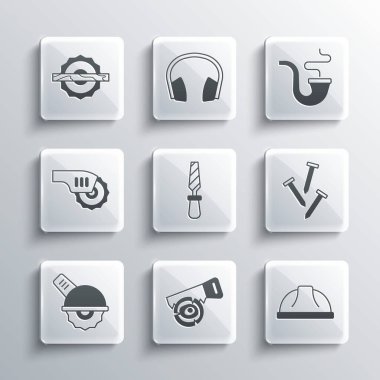 Testere ve seyir defteri, işçi kaskı, metal çiviler, Rasp metal dosyası, elektrik dairesi ve sigara içme çubuğu simgesi. Vektör