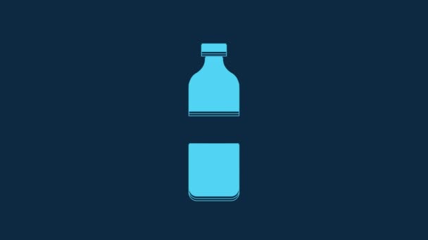 Синя Пляшка Значка Води Ізольована Синьому Фоні Знак Содового Напою — стокове відео