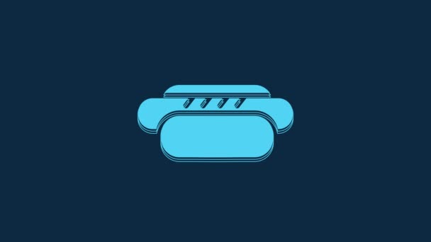 蓝色热狗三明治图标孤立在蓝色背景 香肠的图标 街道快餐菜单 4K视频运动图形动画 — 图库视频影像