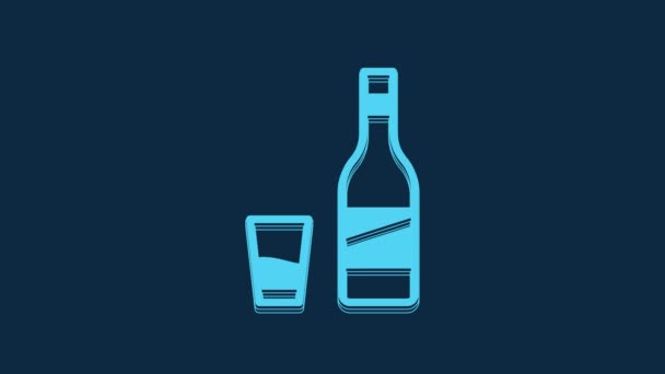 Синя Пляшка Горілки Скляною Іконою Ізольована Синьому Фоні Відео Рух — стокове відео