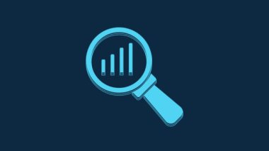 Mavi büyüteç ve veri analiz simgesi mavi arkaplanda izole edildi. 4K Video hareketli grafik canlandırması.