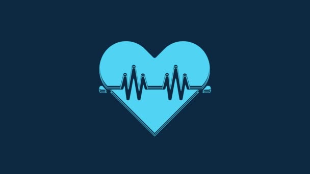 蓝色心率图标孤立在蓝色背景 心跳的迹象 心脏脉搏图标 心电图图标 4K视频运动图形动画 — 图库视频影像