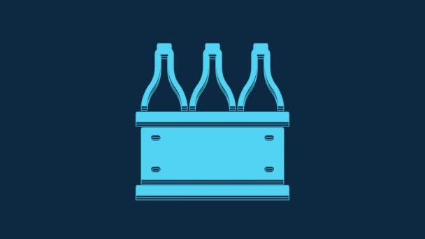 青い背景に隔離された木製の箱のアイコンのワインの青のボトル 木製の箱のアイコンのワインボトル 4Kビデオモーショングラフィックアニメーション — ストック動画