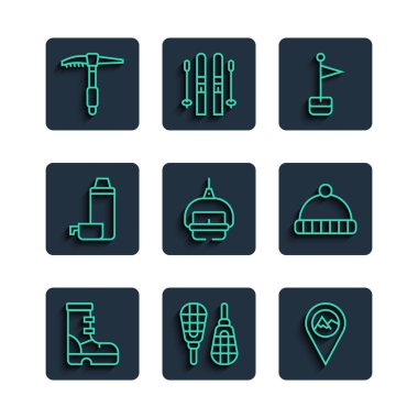 Hattı su geçirmez lastik bot, kar ayakkabısı dağ, keçeli kalem, kayak kaldırma, termos konteynır, buz baltası ve kış şapkası ikonu olan yer. Vektör