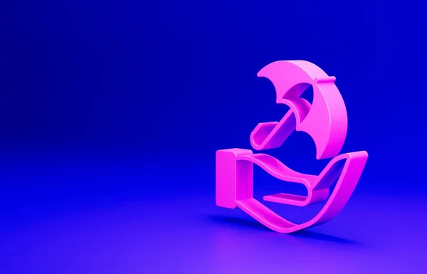 Рожева Парасолька Ручному Іконі Ізольована Синьому Фоні Концепція Страхування Ватернепроникна — стокове фото