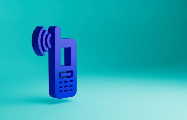 Mavi arkaplanda ücretsiz kablosuz bağlantı ikonu bulunan Mavi Akıllı Telefon. Kablosuz teknoloji, kablosuz bağlantı, kablosuz ağ. Minimalizm kavramı. 3 Boyutlu resimleme.