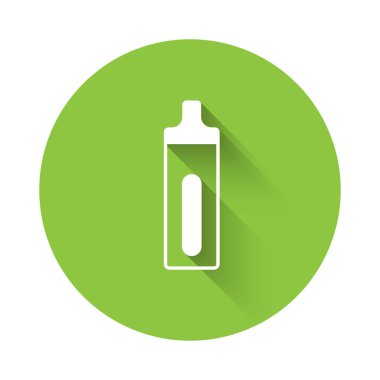 Beyaz Elektronik sigara ikonu uzun gölge arkaplanı ile izole edilmiş. Tüttürme aleti. Buharlaştırıcı Cihaz. Yeşil daire düğmesi. Vektör.