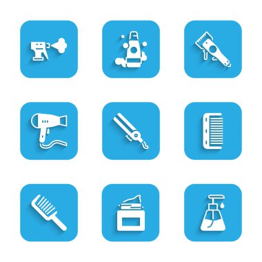 Saç kremi kozmetik kavanozunu saç fırçası kurutma makinesini ve saç spreyi sprey ikerini ayarla. Vektör.